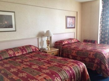 Town And Country Motor Hotel Калгари Экстерьер фото